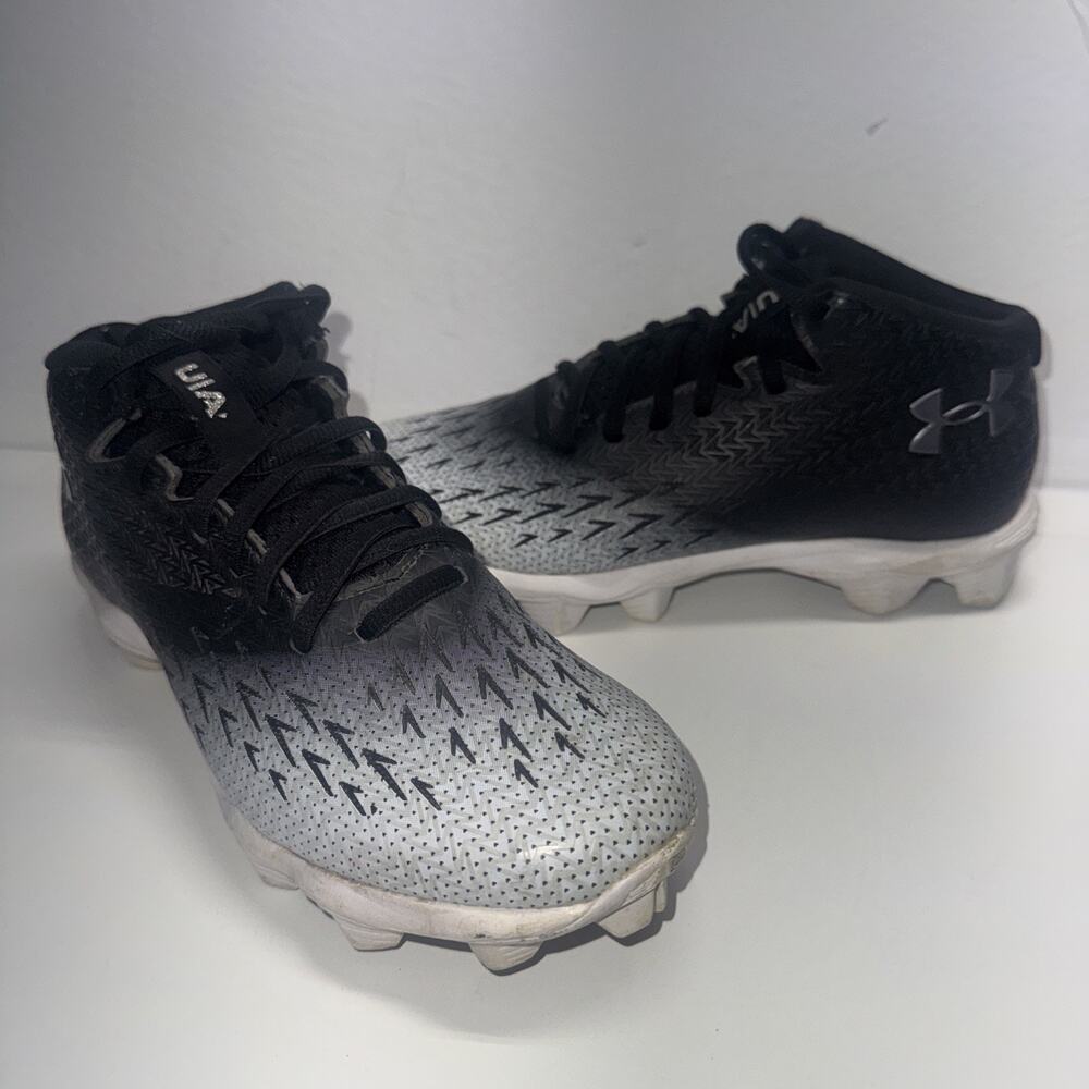 Under Armour Size 6Y Spotlight Franchise 4 RM JR Football Cleats 3027320-001
